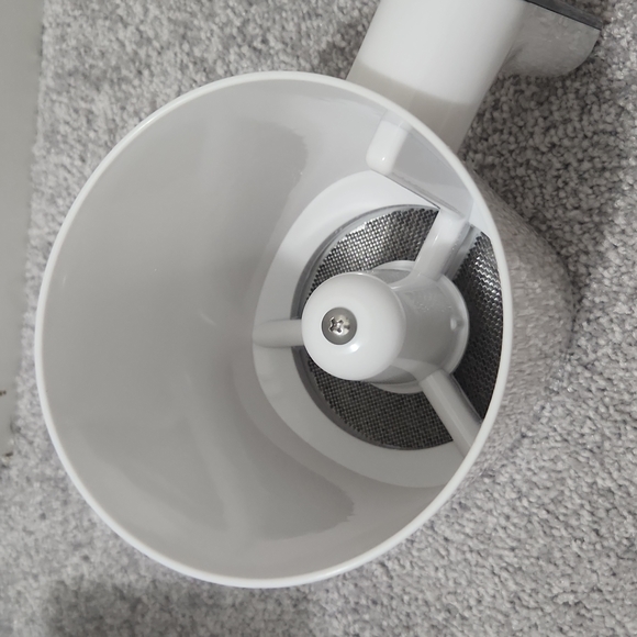 Battery operated flur sifter - Picture 3 of 7